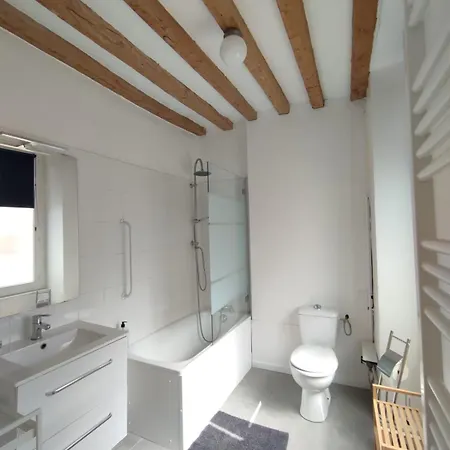 En Centre-ville. Apartman Saint-Pierre-en-Auge