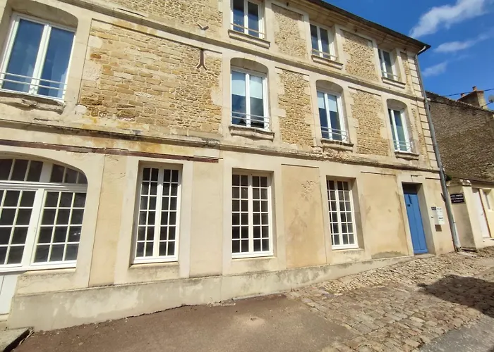 En Centre-ville. * Saint-Pierre-en-Auge